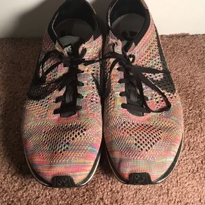 Multicolor flyknit racer